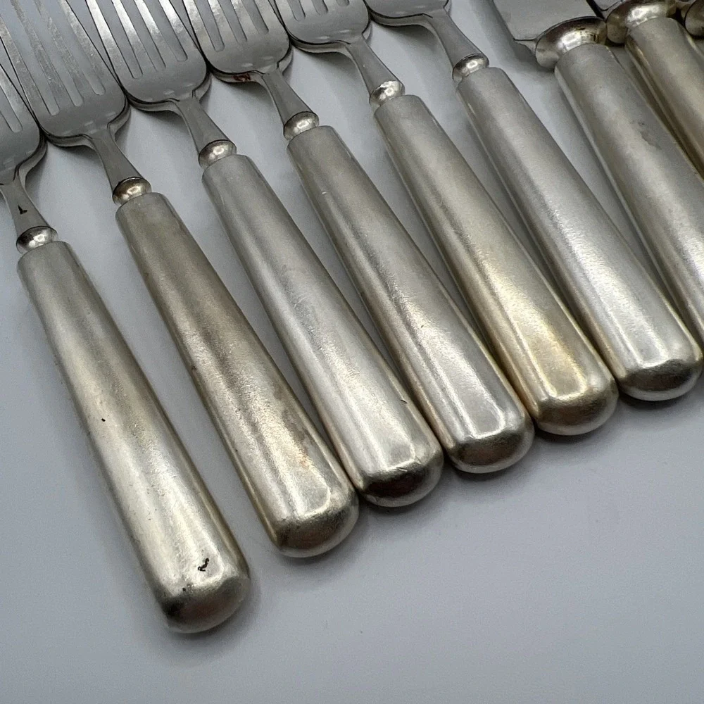 1847 Rogers Antique Meriden Britannia 12 Pc Forks Knives Flatware‎ Silver Plated